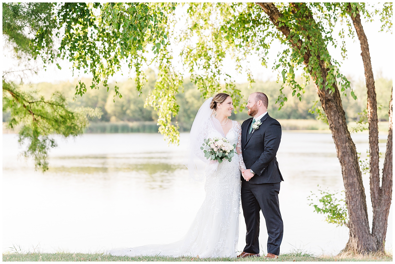 Sunset wedding portraits at Kemper Lakes Golf Course in IL